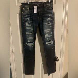 Men American Eagle AirFlex 360 Slim fit. Patched and Stitches. No 6010.
